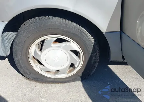 2001 Toyota Sienna Le from USA, damaged, VIN 4T3ZF13C71U352362